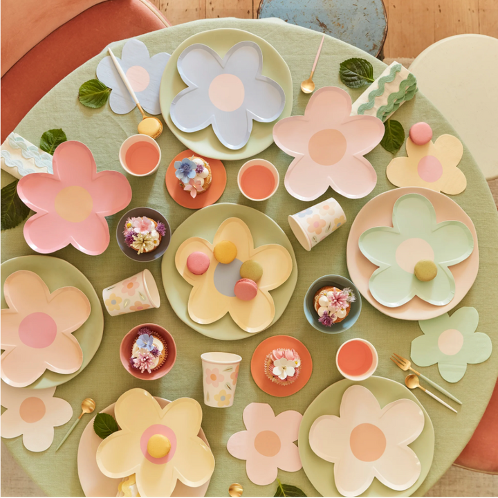 Daisy Shaped Plates