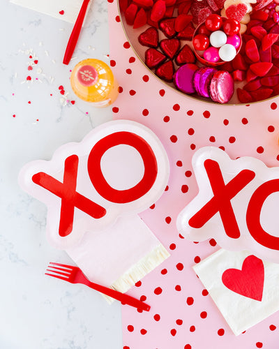 XO Plates (set of 8)